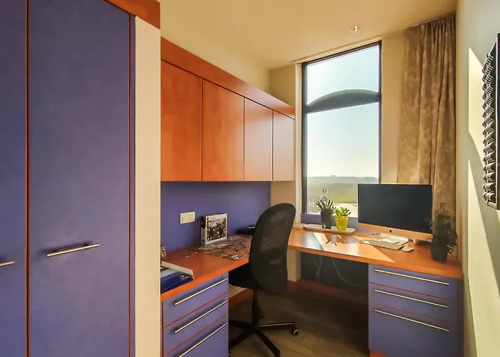 Amazing In With Wifi Apartment